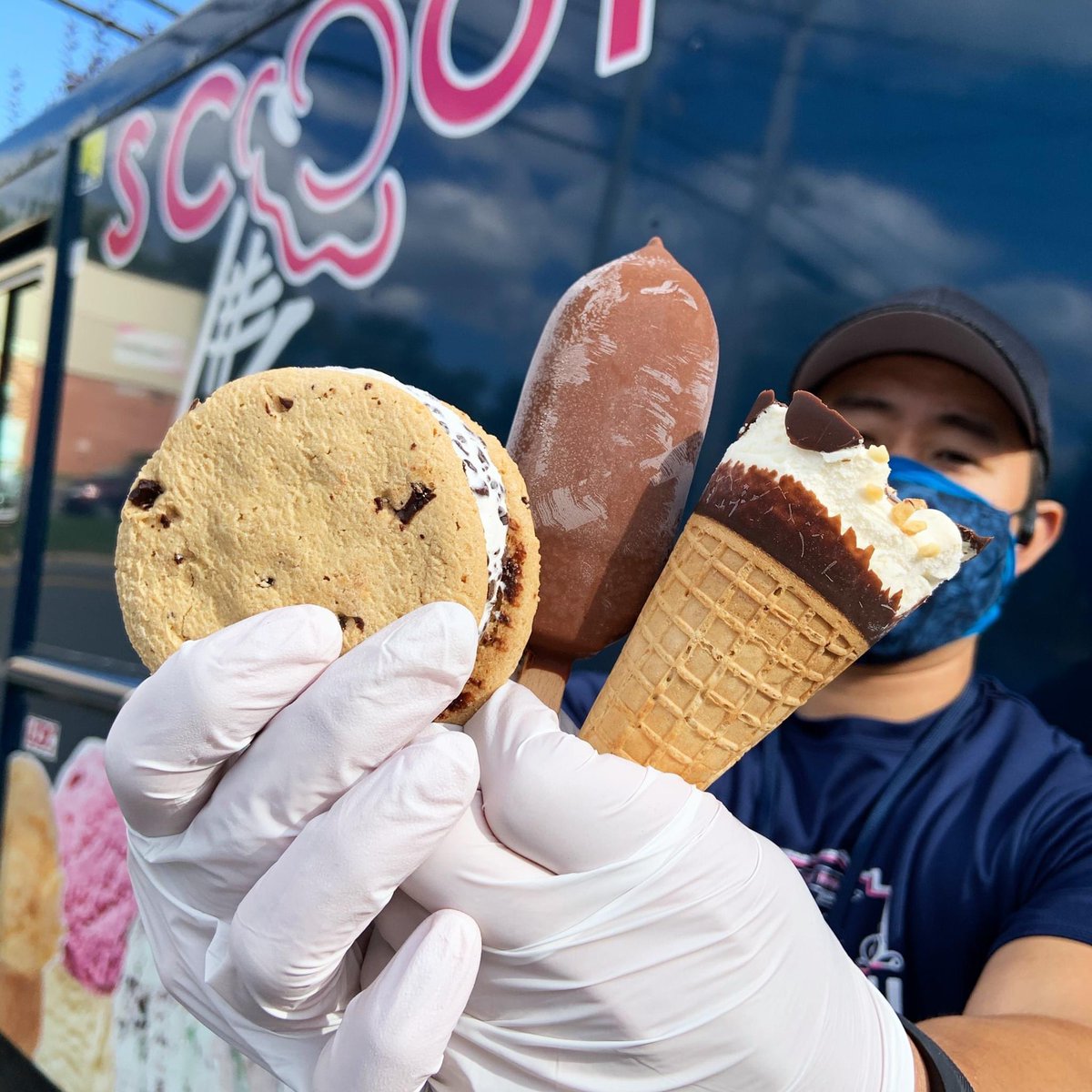 Between 2pm-7pm today, find us in the neighborhoods of Greenbriar and  Poplar Tree! Come out for some ice cream! You can track us live or drive out and meet us! scoops2u.com/neighborhoods-…