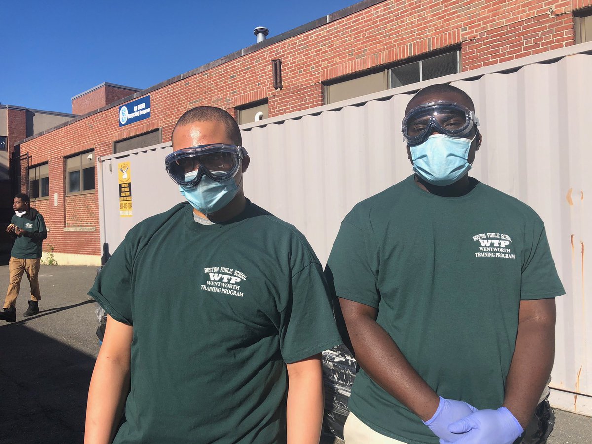 StriveWTP's tweet photo. STRIVE WTP Students are setting a great example of being safe during the COVID-19 pandemic. Make sure to always wear a mask! #maskup (2/2) https://t.co/iXHvzblKjJ