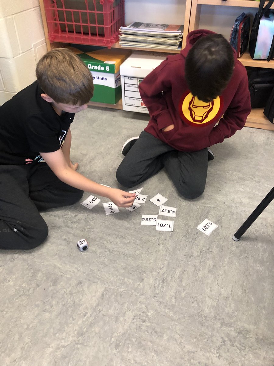 carla_mdrake104's tweet image. Comparing and ordering decimals. @JuniperRidgeNL #nlesd #mathgroup