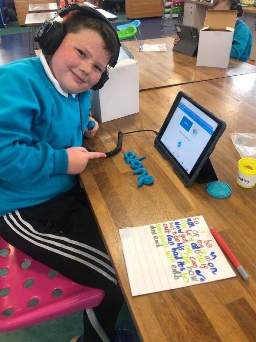 KincaidstonPS's tweet photo. Our Reading Wise group enjoyed making their words in Play Doh #activespelling #makeit #readingwise https://t.co/Qqa8wfbJvN