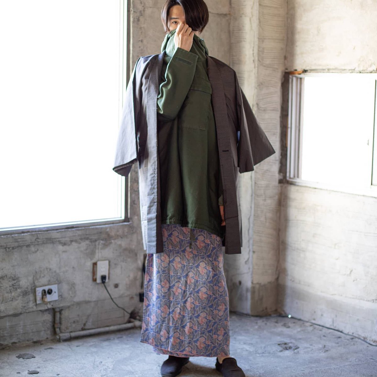 sen_noji_1983's tweet photo. Impressive outfit!
男物リメイクの羽織と
女物リメイクのスカートと
ミリタリーアノラック
あんたが最強
#WEAR2.5 #wear25 #ファッション #古着 #着物 #ヴィンテージ #リメイク #kimono #fashion #used #vintage #design #remake #ootd #おしゃれさんと繋がりたい #古着好きな人と繋がりたい https://t.co/y0JsEKt2yZ