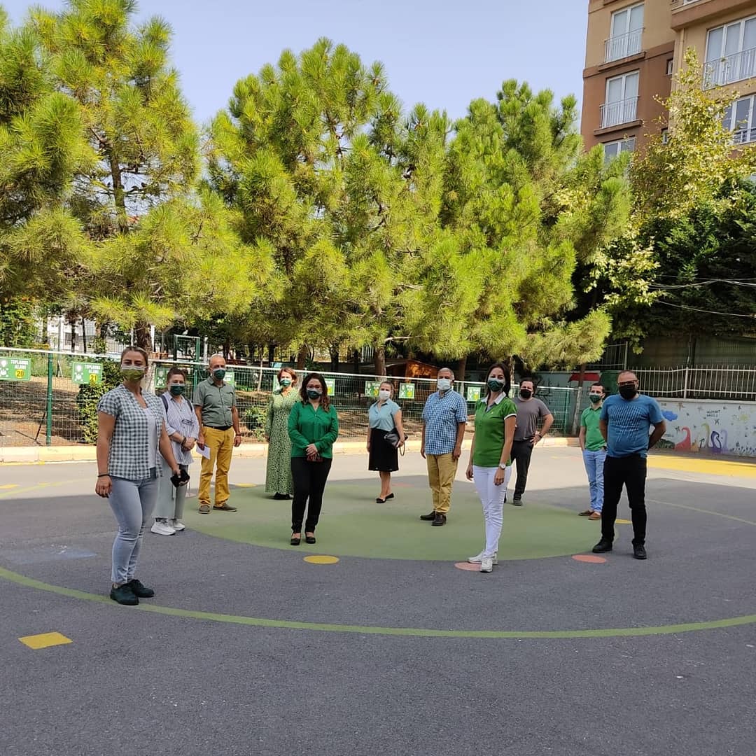 Fatmasensoyio's tweet image. fatmasensoyilkokulu.meb.k12.tr

Hem ihmal ettiğimiz doğaya dikkat çekmek hem de dinginlik, huzur ve dinamizm ile gençlik gibi anlamların tümünü birden çağrıştırdığı için yeşil rengini seçtik. Bu hafta yeşiliz..

💚 🍃 🌱 💚 ✔️✔️ 

#renklerindili
#doğayasahipçık