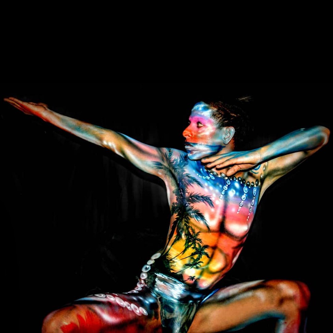 ungiocolmenares's tweet photo. Yo soy el paisaje más hermoso. Yo soy el tesoro más grande.
Yo soy Venezuela
-
Arte corporal y Fotografía: @artistacorporal 
-
-
-
#pintameVenezuela #bodypaint #artecorporal #bodyart #artcaracas #modelpaint #artnakeup #hombrevenezolano #inspiracion #gay #follow4followback https://t.co/j661tYDPke