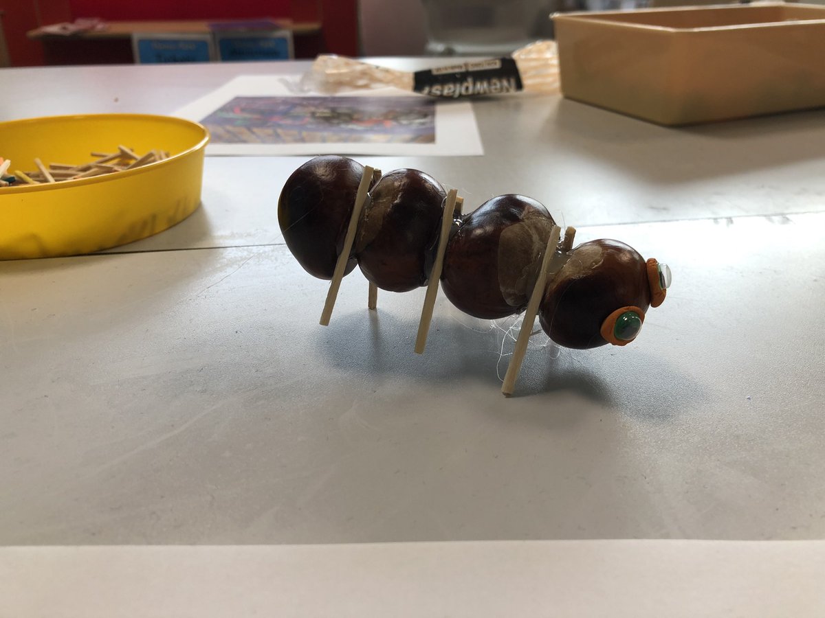 The fun with our conkers continues! Barton Class loved making conker models this afternoon, and it was a great fine motor activity too 👍🏻