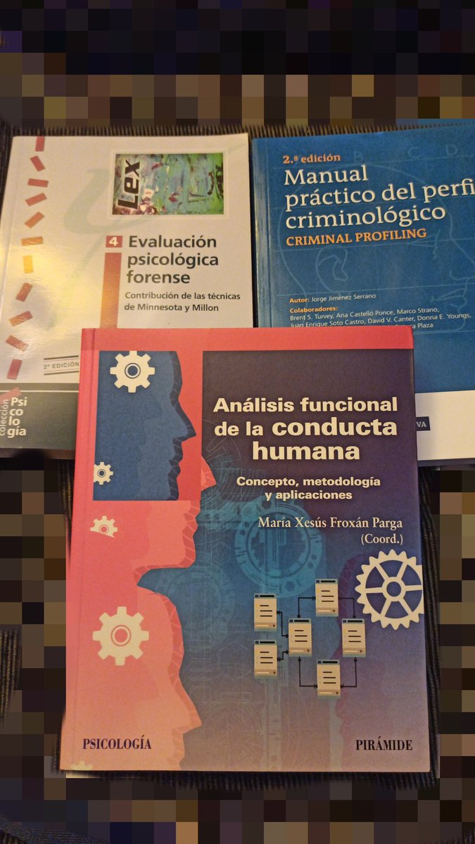 PsicoForRKL's tweet photo. Con qué poquito me pongo contenta #SeguirAprendiendo #CosasDePsicólogos #LecturasForenses https://t.co/MRvrC7zX1X
