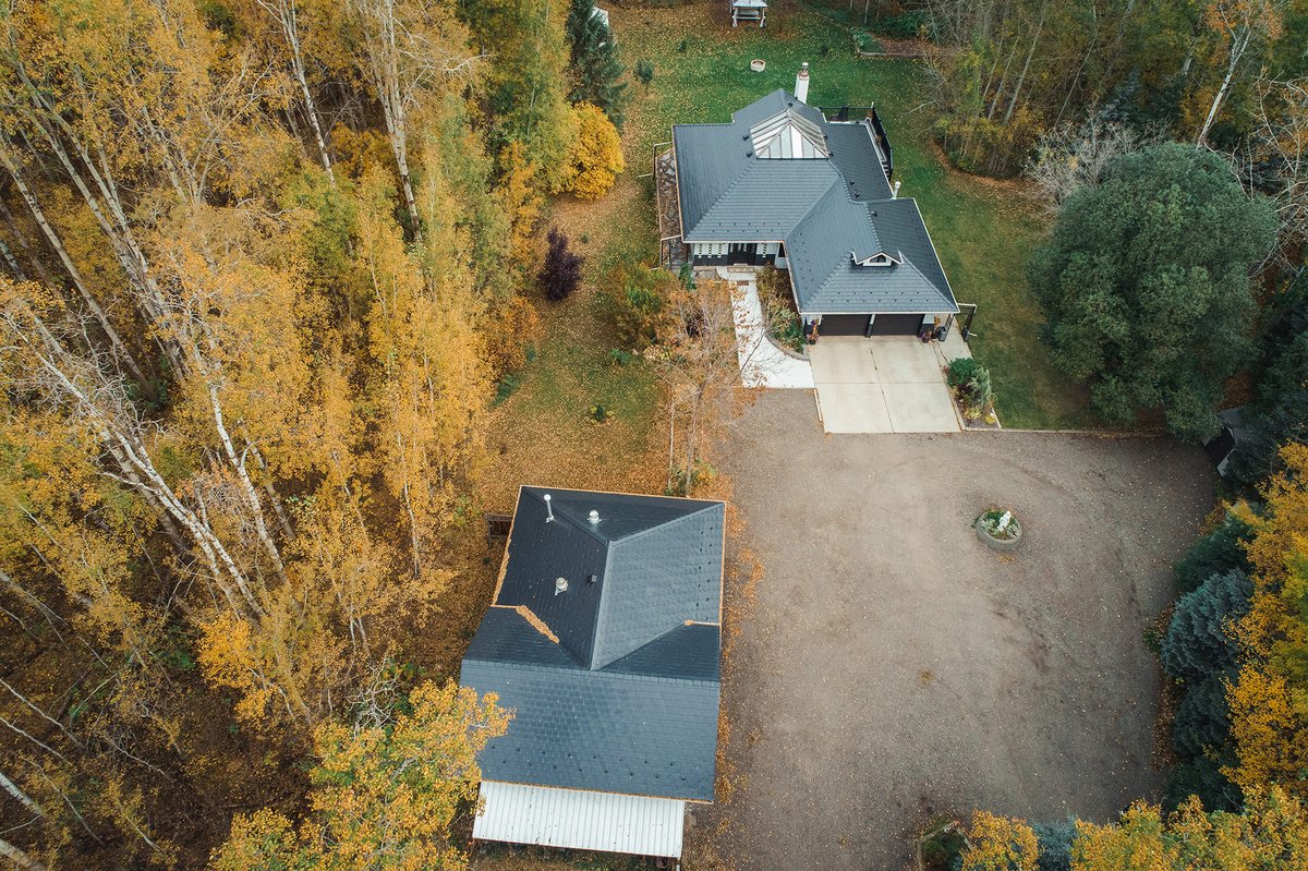 metalroofing's tweet photo. Spruce Grove, AB — Black Interlock® Metal Slate Roofing System with snow guards.
Get a free no-obligation quote today!
Call toll-free 1-866-733-5811
https://t.co/YKLmgb0yHi
#sprucegrove #edmonton #parklandcounty #stonyplain #alberta #metalroofing #interlockroofing https://t.co/GG6VZWRYYB