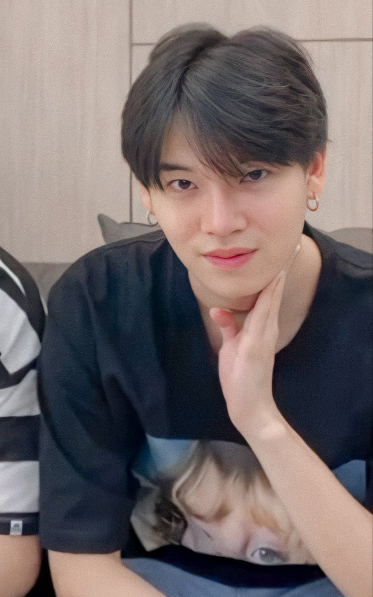 "ทำหน้าแบบเนี๊ยะ ไม่รักไม่ลงหรอกยากเลย"

ɢᴏᴏᴅ ɴɪɢʜᴛ⭐💕

#yinyiny_anw