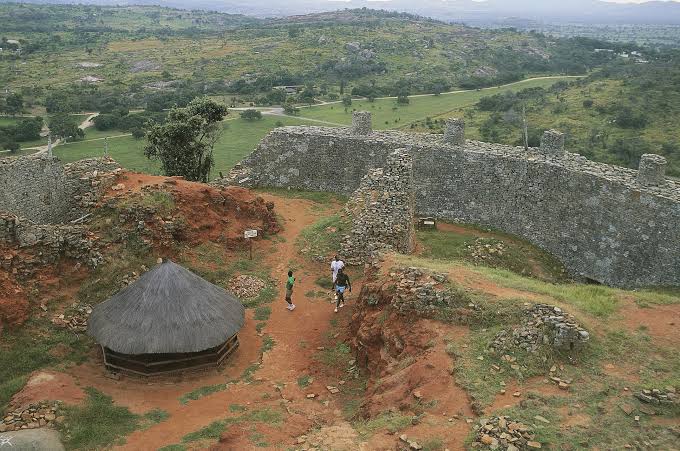 It was at Great Zimbabwe that the Kingdom monarch lived within the main city with between 200 and 300 consultants and royals. The town was the center of population with 20,000 people lived outside the city, divided by the wide walls still standing today from the ruling class.