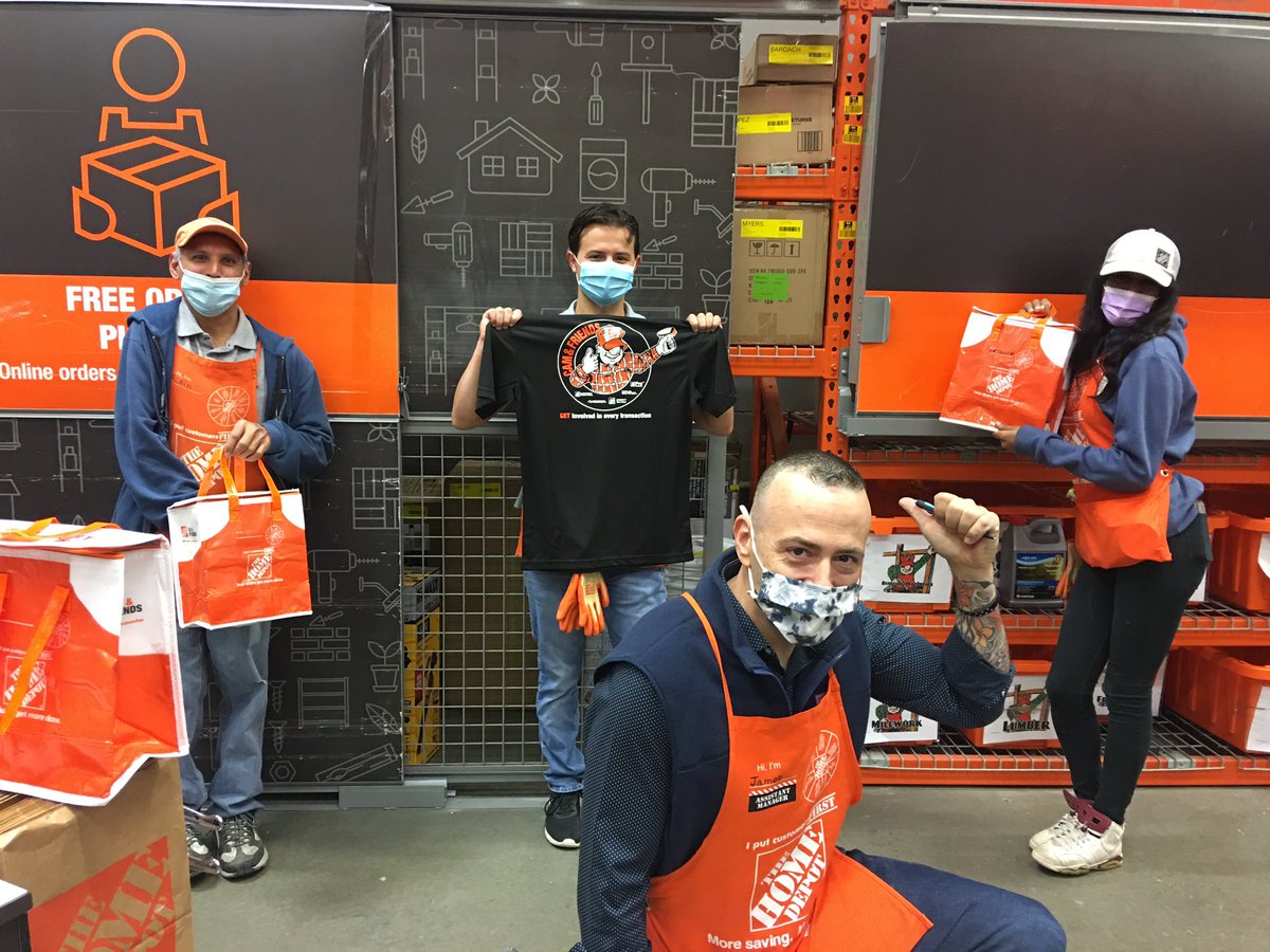 JamesMandato's tweet photo. The Mohegan Lake Home Depot’s Super Supervisor Jeanette celebrating CAM with totes, shirts and CAM cakes!  #homedepot, #CAM2020 https://t.co/xxUJ9dMXqs