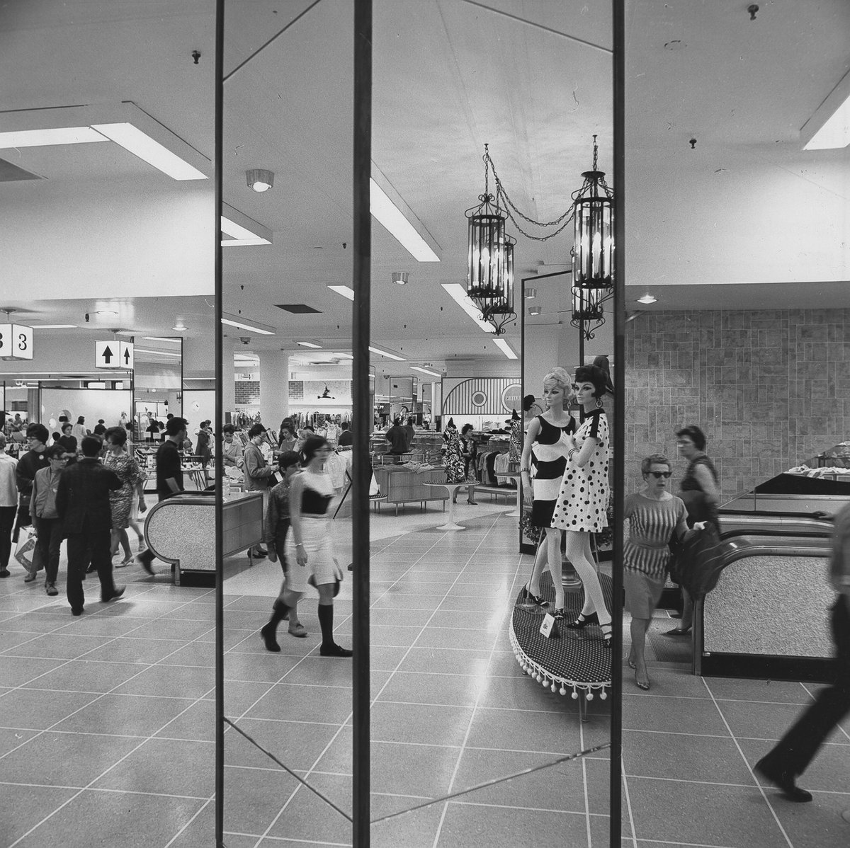 #DYK we have hundreds of photos and other records of the past 94 years at The Bay’s downtown Winnipeg store? Here are just a few of our favourites! #HBC