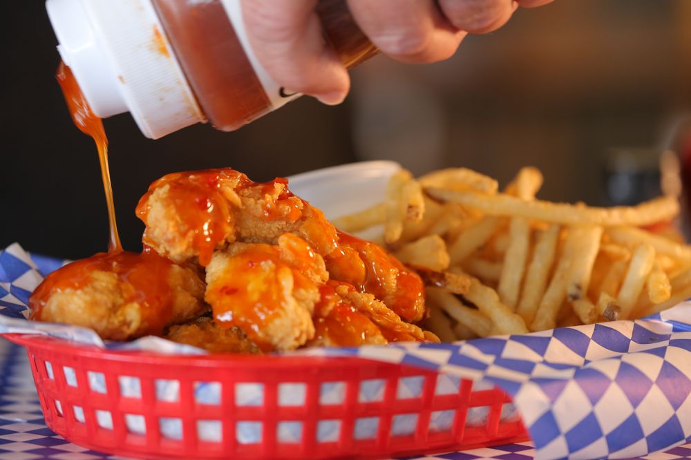 ChickenShackCa's tweet image. Pro tip: if you're making plans with friends, make sure it involves food. People always come when there's food involved