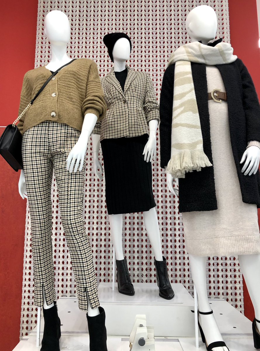 analisevm's tweet photo. Bringing the fall vibes to State Street! 

#target #targetstyle #visualmerchandising #style https://t.co/483p0GCvpr