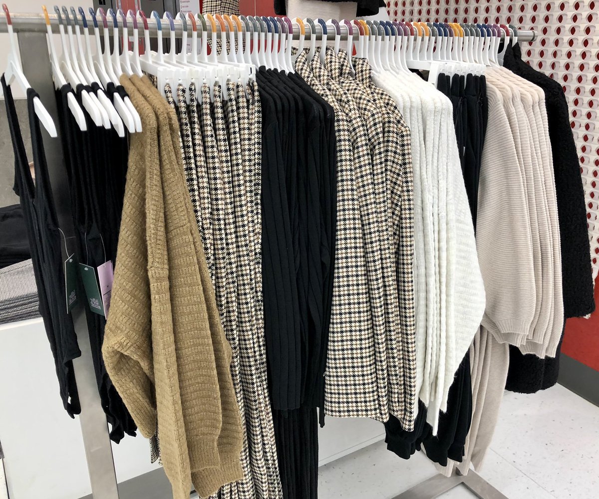 analisevm's tweet photo. Bringing the fall vibes to State Street! 

#target #targetstyle #visualmerchandising #style https://t.co/483p0GCvpr