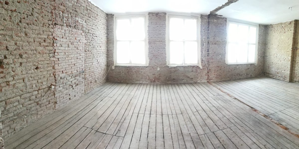 8/ We spent a lot of time waiting for approval from the heritage office to allow us to destroy an old wall that separated two rooms, enabling us to create one big open living plan, which is very sought after & in extremely limited supply in very old cities like Prague.