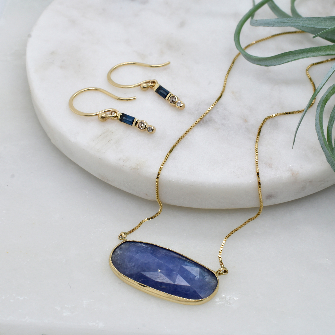 Sapphire + Tanzanite equals the combo of our dreams. 🤍 New one-of-a-kind pieces from @jenleddystudios.
.
#tanzanite #sapphiredreams #sapphires #sapphirejewelry #tanzanitejewelry #tanzanitenecklace $sapphiresanddiamonds #sapphireearrings #diamonddreams #oneofakindgems #gemstone