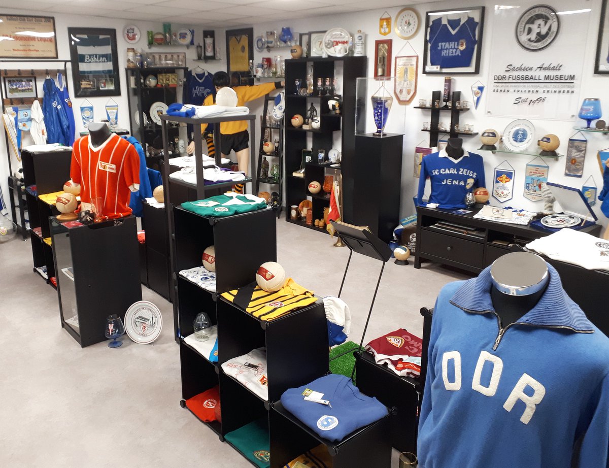 99fussballorte's tweet photo. Wir haben den Tag der Deutschen Einheit knapp verpasst, trotzdem lohnt sich ein Besuch im DDR-Fußball-Museum - und natürlich vorher auf https://t.co/aYACTMspiM: https://t.co/yfx4xSthaM https://t.co/TOSm1PECAI