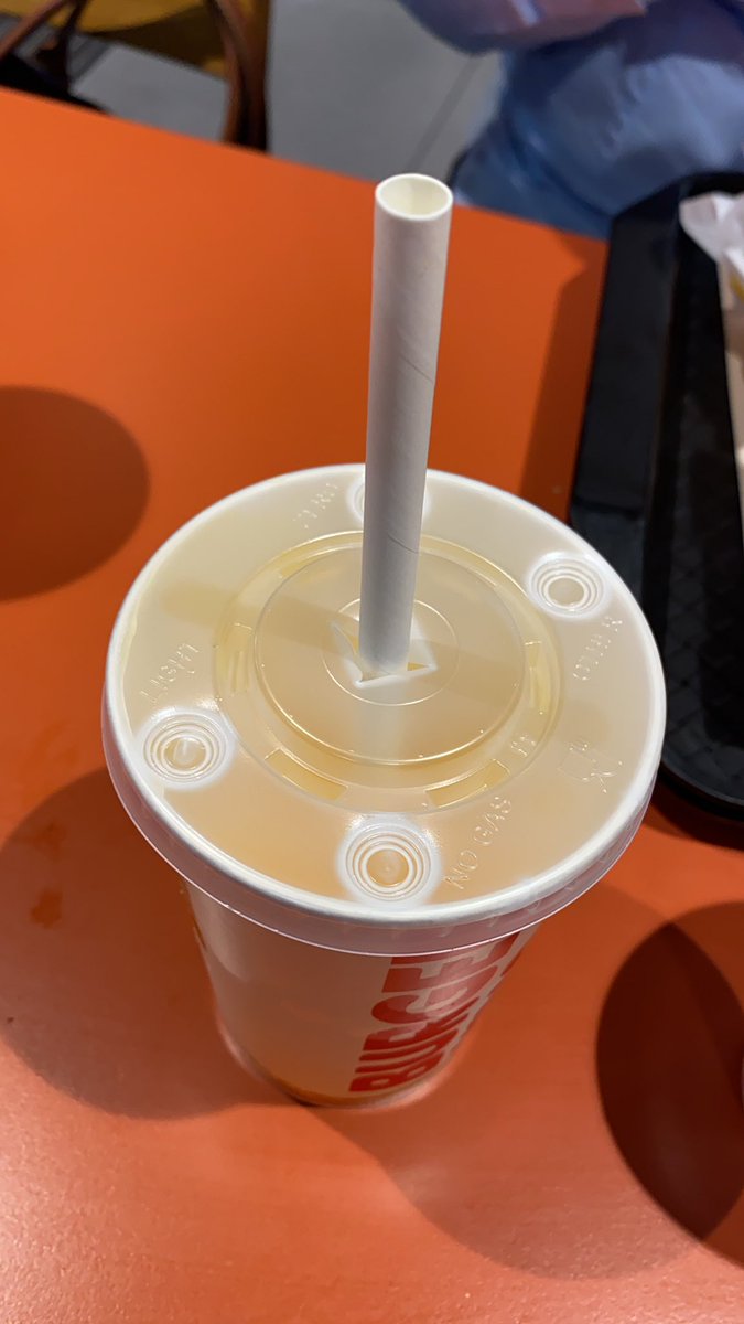thixix's tweet photo. Hey @BurgerKingFR 
Le couvercle en carton est pour quand ? https://t.co/53rX3uEvrh