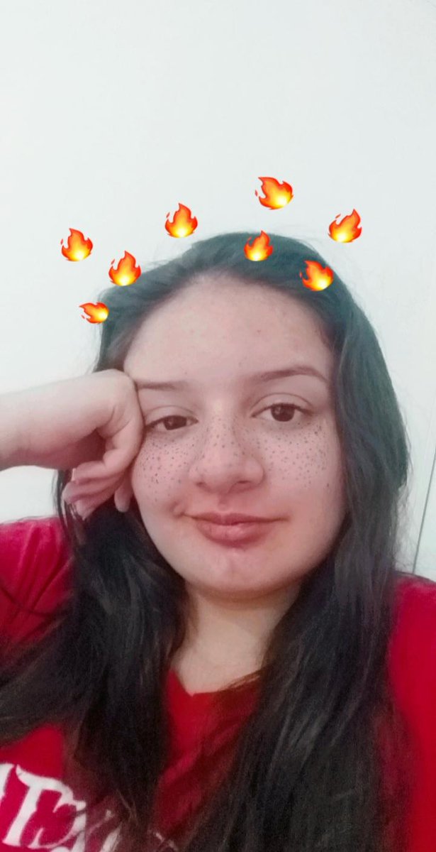 liviabsb's tweet photo. Quase morri tirando as cravos mais passo bem kkkkkk🤣🙄💖 https://t.co/nR7hp7Uwlj