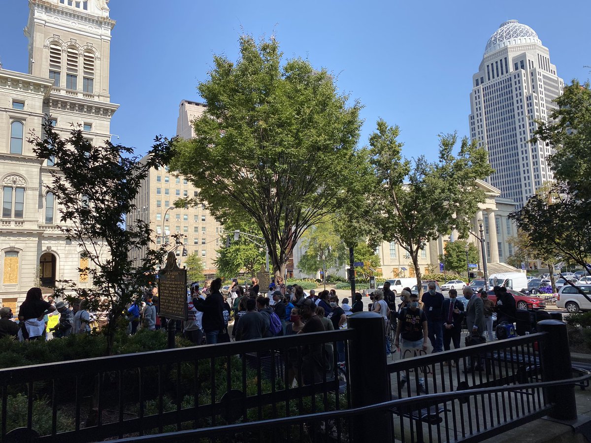 Mike_Fussell440's tweet photo. Supporters of KY Rep @atticascott4ky and other charged with felony rioting are outside the courthouse after charges were dropped in their cases https://t.co/4MKchQ2qDx