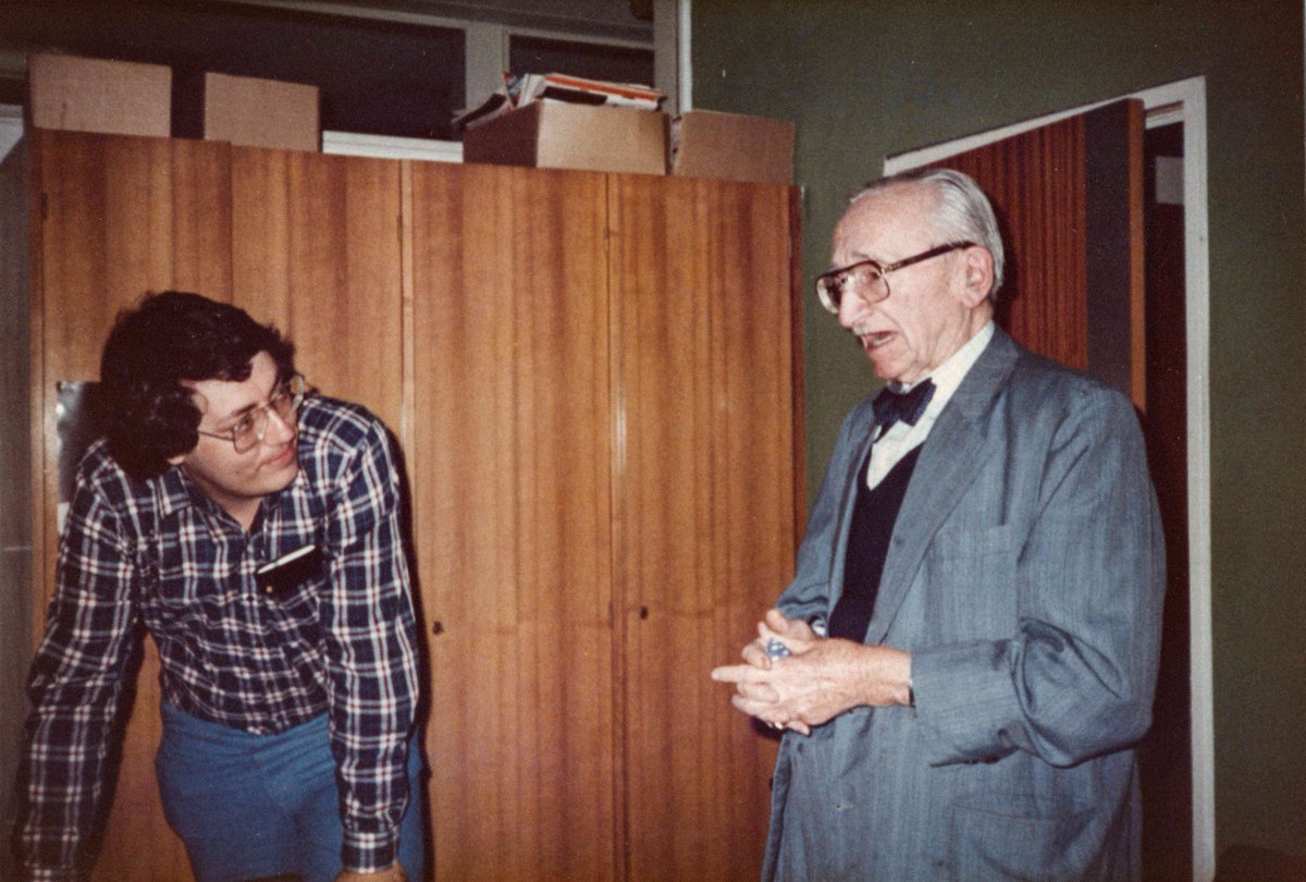 On  @laurashin& #39;s podcast about cypherpunks,  @AaronvanW (the best writer in bitcoin IMO) mentioned May& #39;s unnamed friend who started a company for selling information. A thesis of my project is that that friend, Phil Salin, was really important. Here he is with Hayek.
