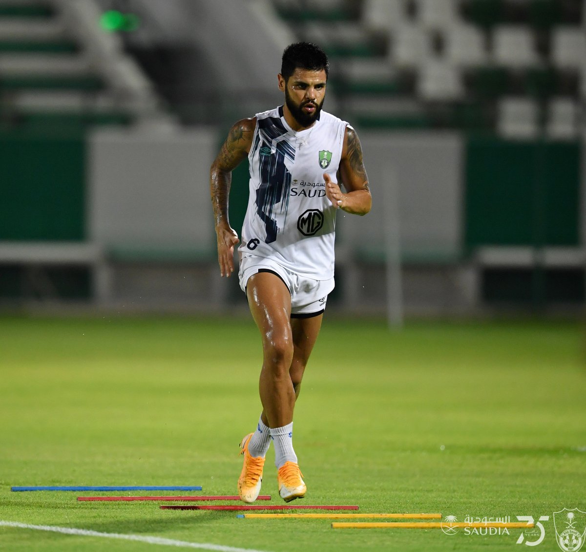 ALAHLI_FC's tweet image. بداية جديدة.. وتحدي جديد ⚽️💚💪

#الأهلي