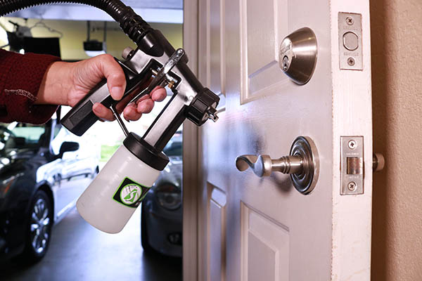 DrSprayers's tweet image. In the ongoing era of Coronaviruses–not just COVID-19 but SARS, MERS other contagious viruses–we must find simple and effective ways to protect ourselves and our loved ones. 
ow.ly/HQ7a30rdE8U
#Covid19 #health #wellness #disinfect #disinfecting #family #safety