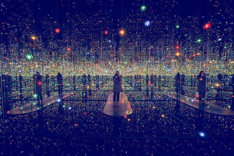 ExpSelf's tweet photo. #ArtistTuesday! #YayoiKusama’s #art is based on hallucinations of endless dots she experienced as a child she said provided her solace from her traumatic childhood. Her work encourages viewers to absorb themselves in the “overwhelming infiniteness of life https://t.co/fY6BB4RYv9 https://t.co/scQgGPnxZF