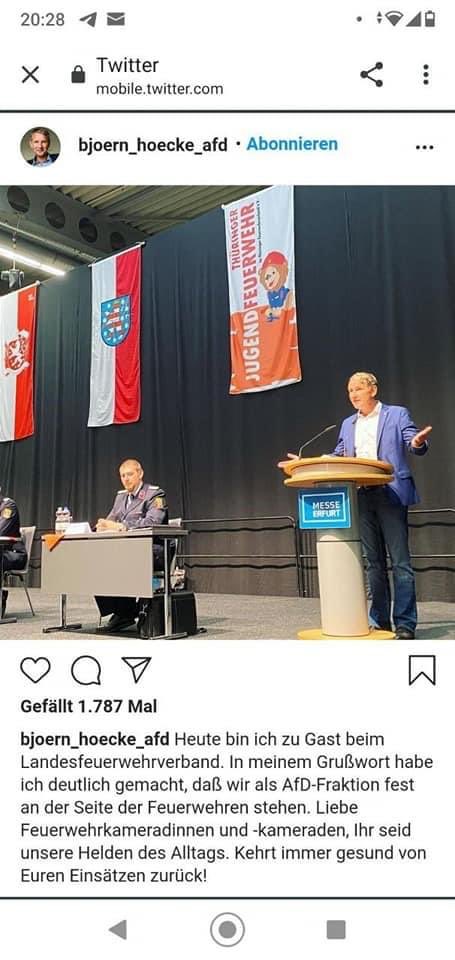 GeorgMaier8's tweet photo. Mich schaudert, wenn ein Rechtsnationalist unsere Thüringer Feuerwehrleute mit „Liebe Kameradinnen und Kameraden“ anspricht. Lieber Feuerwehrverband @thfv, lasst uns gemeinsam eine Brandmauer gegen Rechts errichten. Keine Reden von solchen Leuten. https://t.co/3PfTHmrxE9