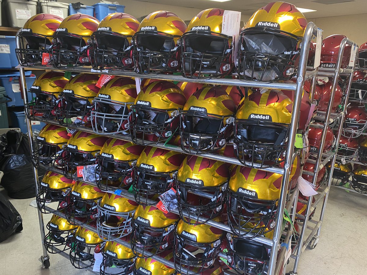 rcg999's tweet photo. New helmets showed up today. Fresh new paint scheme looking good for our Falcons. https://t.co/dTP0i4NDir