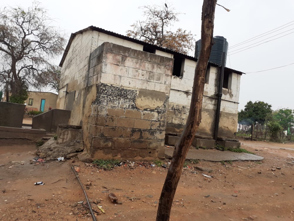 the state of Mandava High-Density suburb in Zvishavane tell a story of years of poor service delivery which borders on criminal negligence on the part of the local authority. the community toilets that the close to a thousand residents in the area rely on: