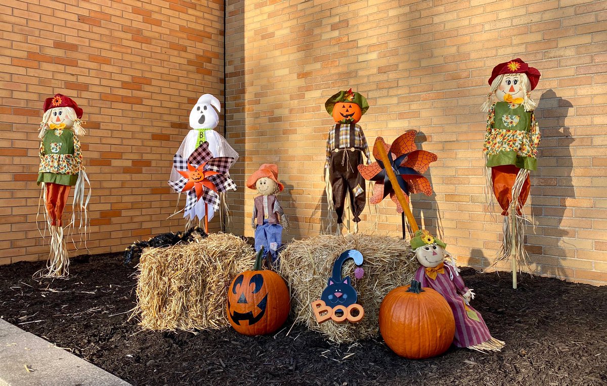 HUGE THANK YOU to Jennifer Mauro for decorating the outside of Northside.  Since we aren’t able to decorate the bulletin boards....we will make it festive outside!! 
<a href="/NSE_Dalers/">NSE_Dalers</a>