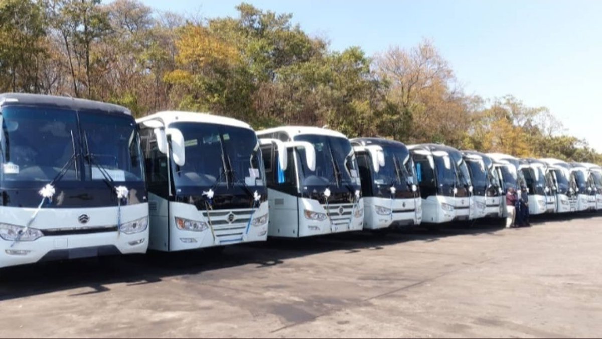 1/4There is a need to increase the fleet of buses. This design of buses seems reliable & fit for our rough terrain roads. They offer morden general comfort. These coaches are way safer than the old AVM/DAF which pollute (oil, noise + gas fumes) the environment.