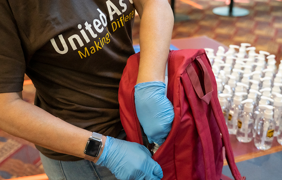 A pandemic won’t stop #UPSvolunteers. While Global Volunteer Month looks different this year, #UPSers who volunteer during GVM have a chance to win $10,000 for their organization. Look for ways to get involved & log volunteer hours: bit.ly/30yYN95 #GVM2020.