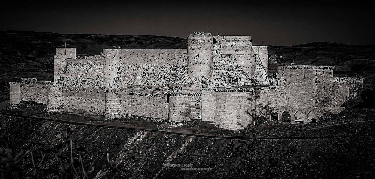 caughtlight's tweet photo. Krak Des Chevaliers before the conflict in Syria

#Castle #Crusaders #History #archeology #Syria #AlHusn, #Talkalakh #Hospitaliers #Templars #knights #Unesco https://t.co/WpqD4Dbjs1