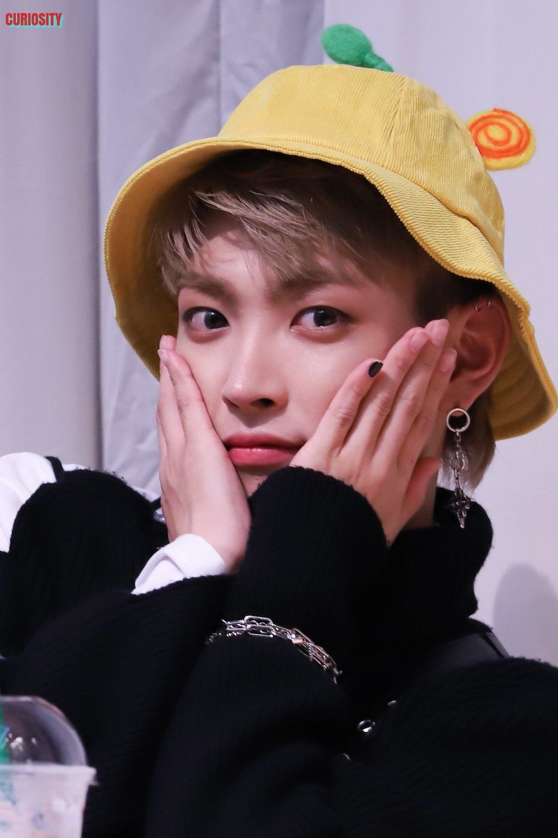 — ateez’s leader kim hongjoong being himself in tiny, a thread