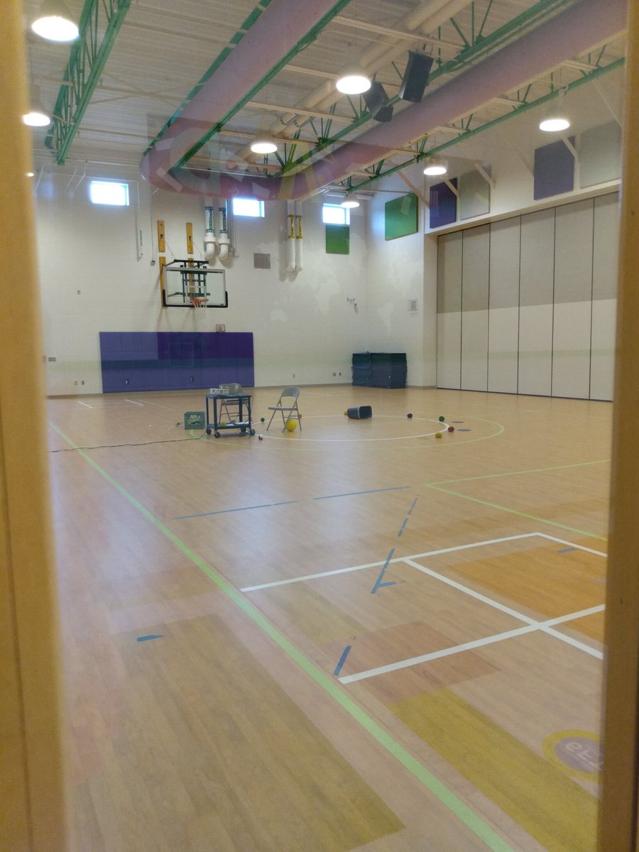mrswinte's tweet photo. I love walking by the gym and being able to see either the live instruction (fascinating) or the aftermath of what appears to have been a fun game.  #teachingincovid #virtuallearning  #virtualPE #whygreen  #thisiswhy https://t.co/lprSbBCFep