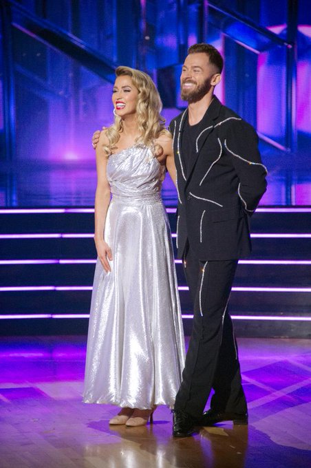 Kaitlyn Bristowe - Jason Tartick - FAN Forum - Dancing With The Stars Season 29 - Discussion - Page 5 Ejr-cj6XkAIBwFd