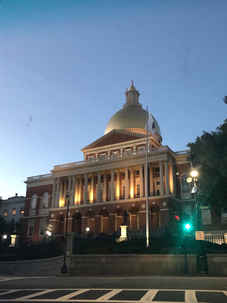 MaliniBasu_'s tweet photo. The streets of Boston are so quiet. It feels even quieter after ⁦@mastboston⁩ businesses got the news today, ⁦@realDonaldTrump⁩ stalls #Covid-19 relief aid talks, until after the election. ⁦@boston25⁩ https://t.co/5OauomWkgw