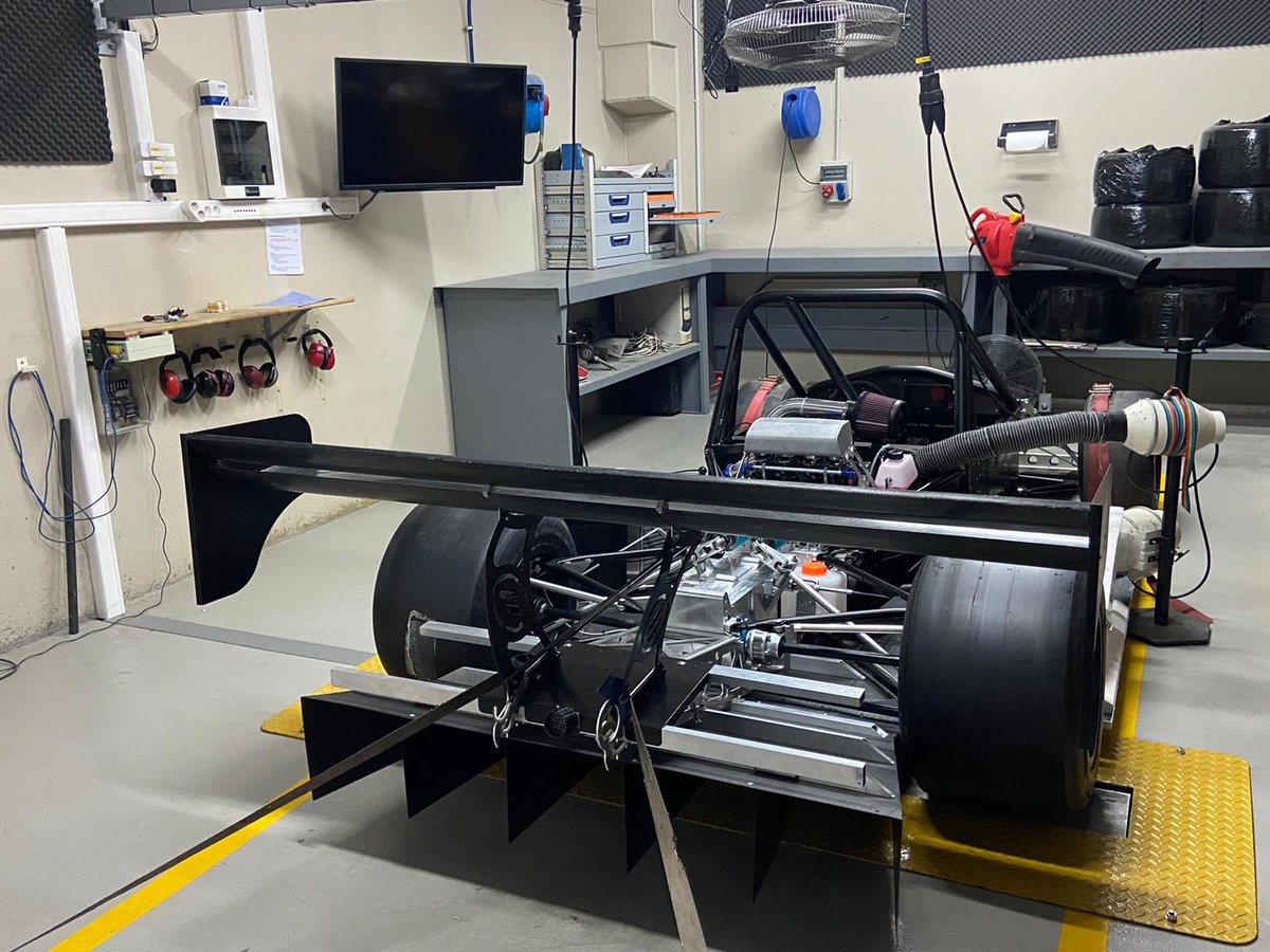 Silver-Car tweet media