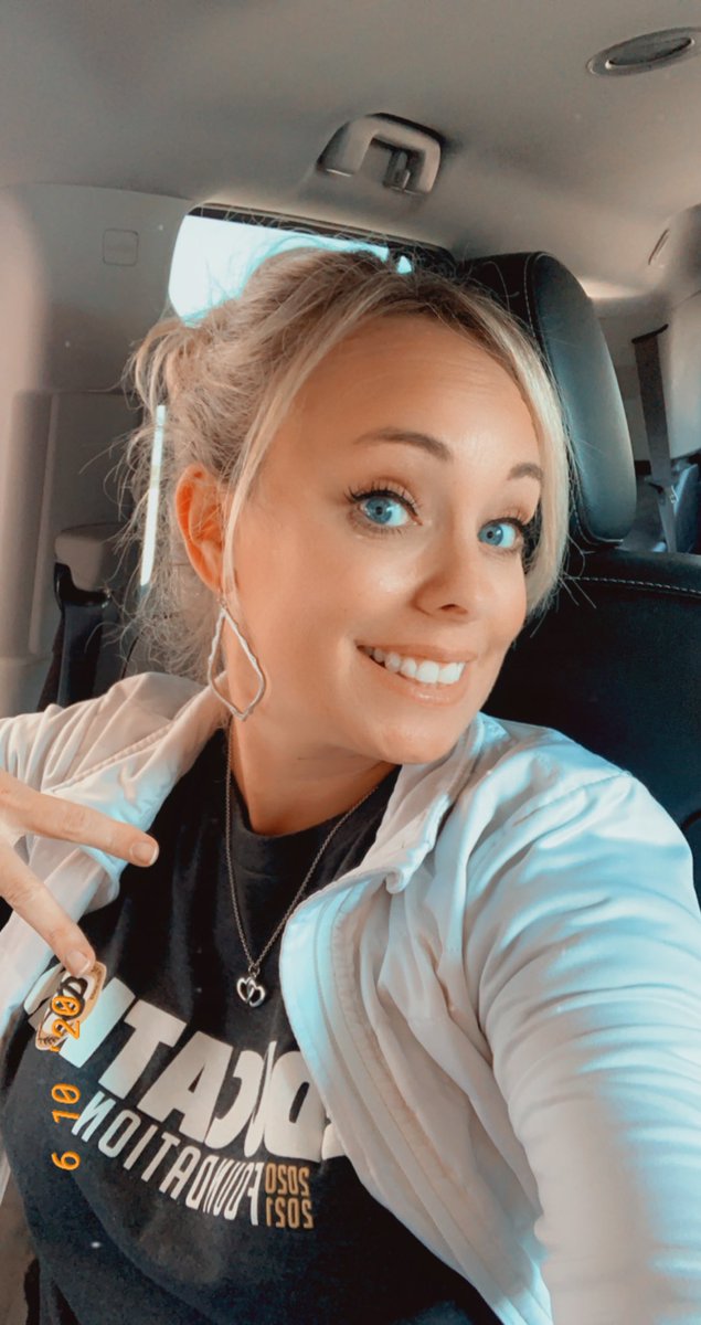 jen1151's tweet image. It’s Education Foundation Day! Got my shirt on to support this amazing cause! #rcisdfoundationnation