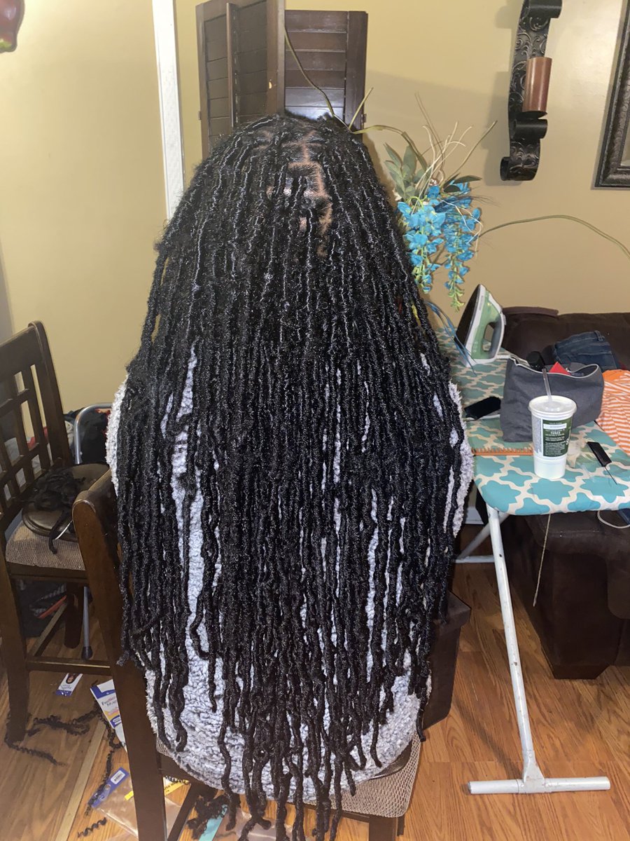 takayla_burton's tweet photo. Extended Locs 
Pricing in the comments🦋
Contact me by snap (btakayla82) or Instagram (takayla.kelis)
#annistonstylist #alabamastylist https://t.co/djKDQOsji6