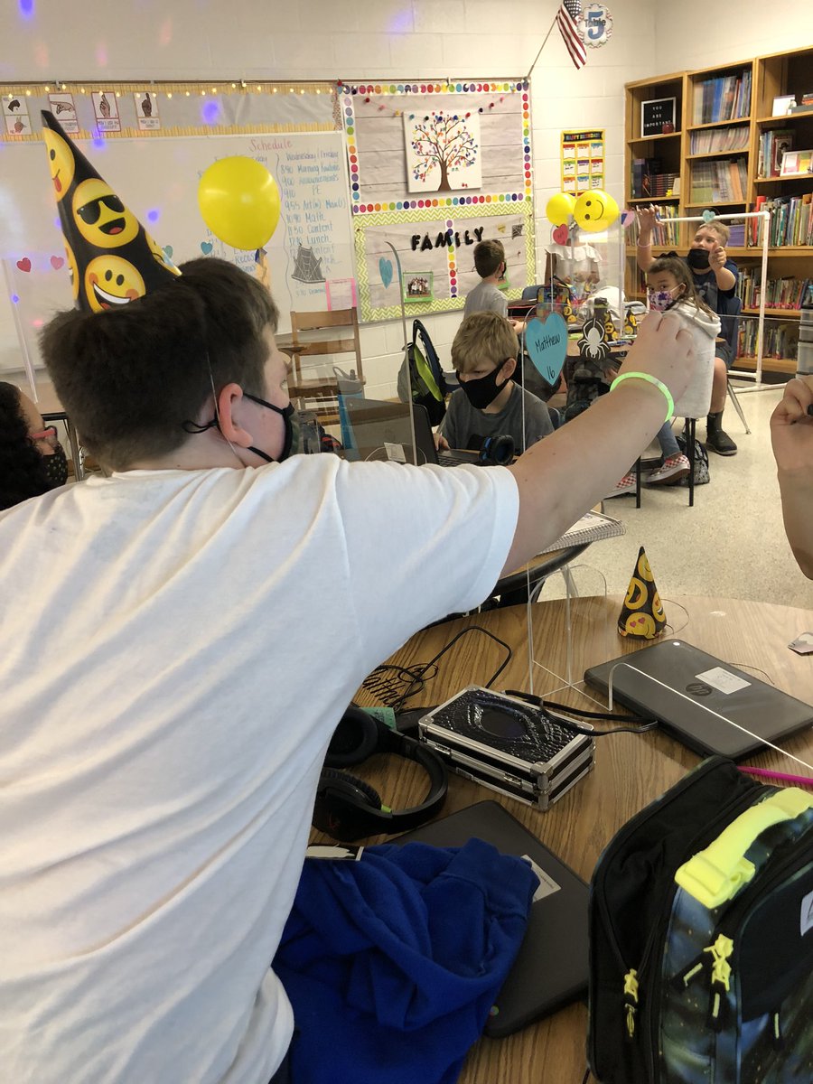 WellonsMadison's tweet photo. We had a surprise “welcome back to the building” celebration today for the sweetest 5th graders complete with party hats, balloons, plexiglass decorating, and so many smiles under our masks. My heart is so full 💕 @bakers_bears @SarahPayneNBCT @gfurlich @RosemontForest https://t.co/qqjxTLwLA5