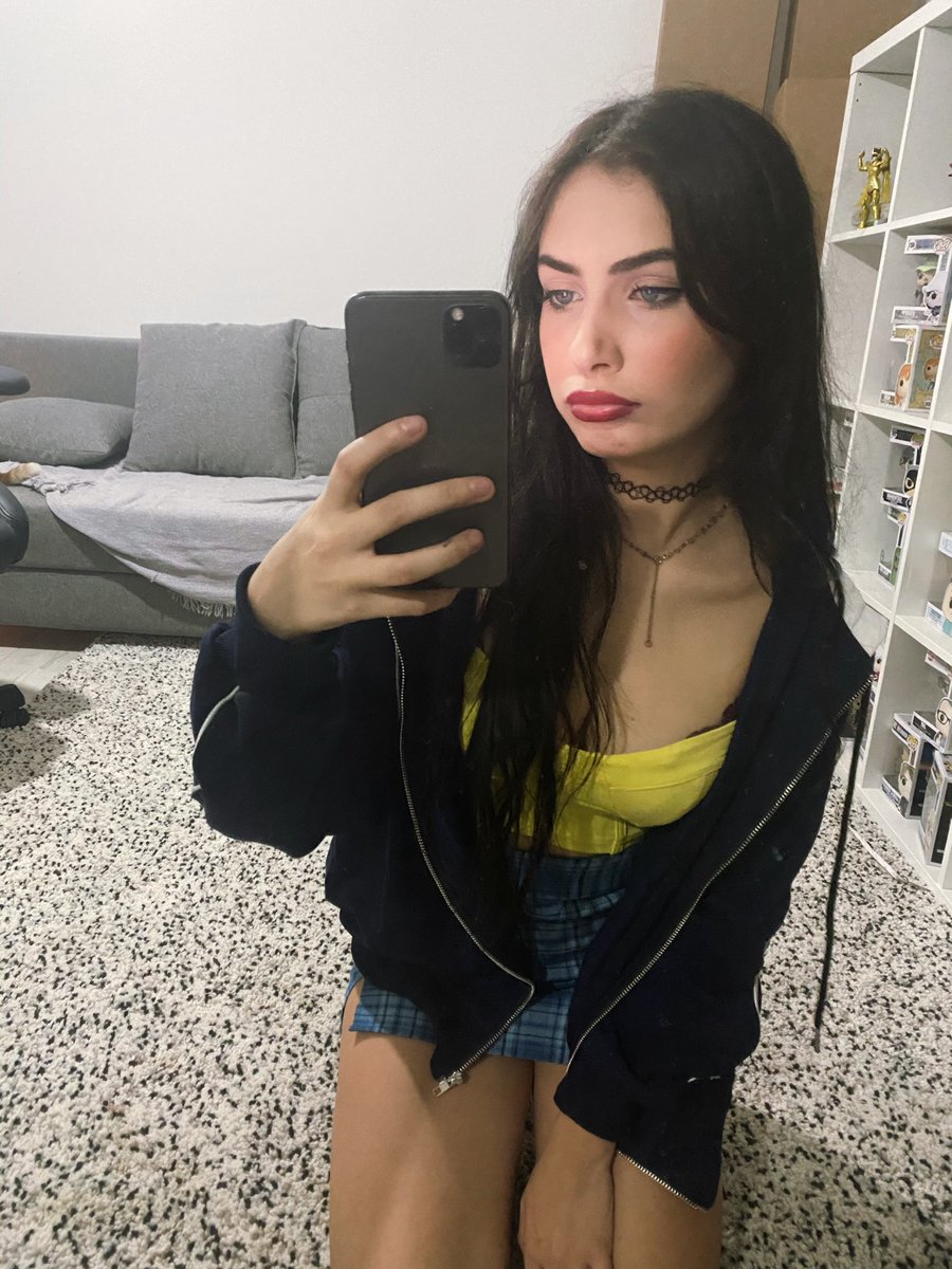 marie.moone en ig tweet media