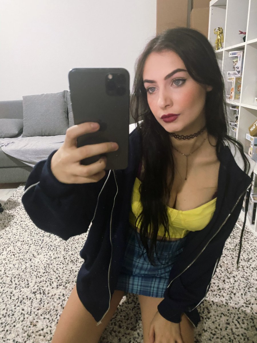 marie.moone en ig tweet media