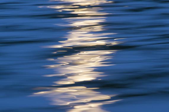 VBKPoems's tweet image. #Poem: Love Still Shines
Blog: Crevasses of Beautiful Souls

Love still shines
even through the cracks
of a breaking heart
imploding in the midnight rain...

Read more...Hot off the press..

crevassesofbeautifulsouls.blogspot.com/2020/10/love-s…