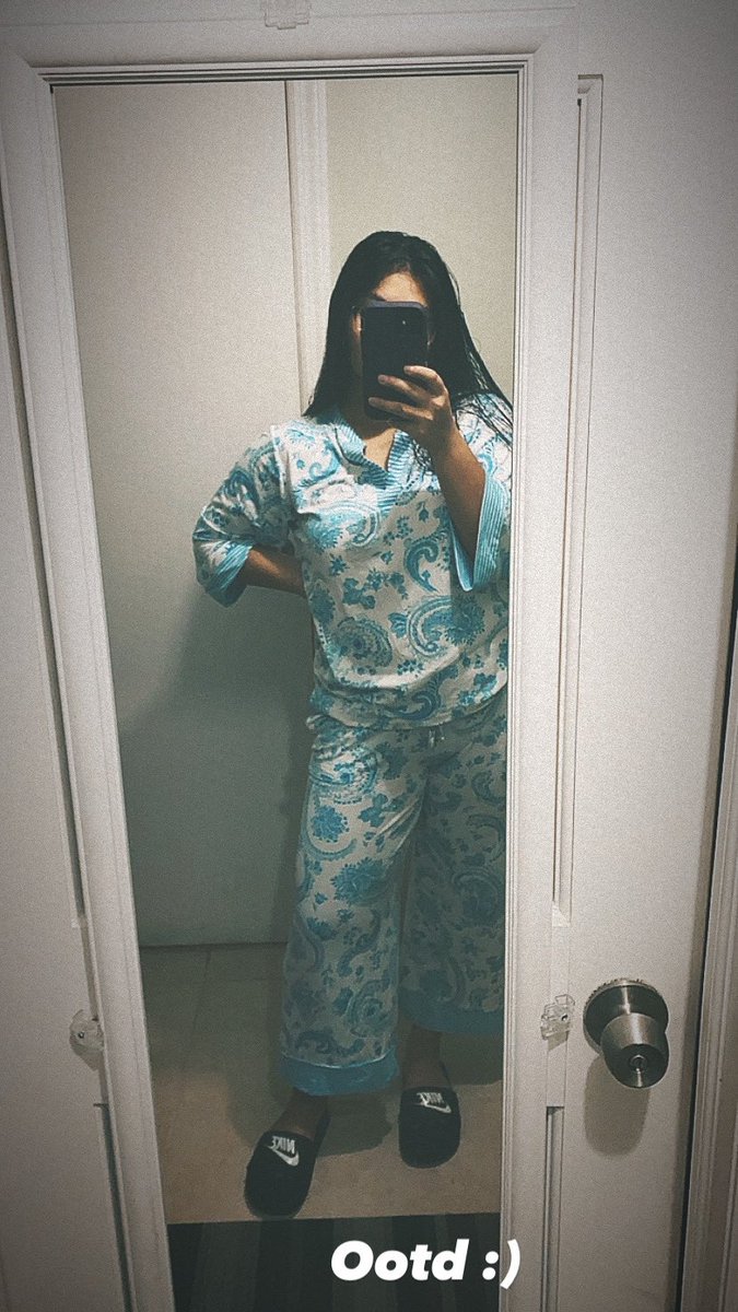 Cont. thread Day 15Hijo I was totally out of it Lmaoo but here’s my fav pajamas that my mom actually originally bought for my Hajur ama but she didn’t like it so she gave it to me