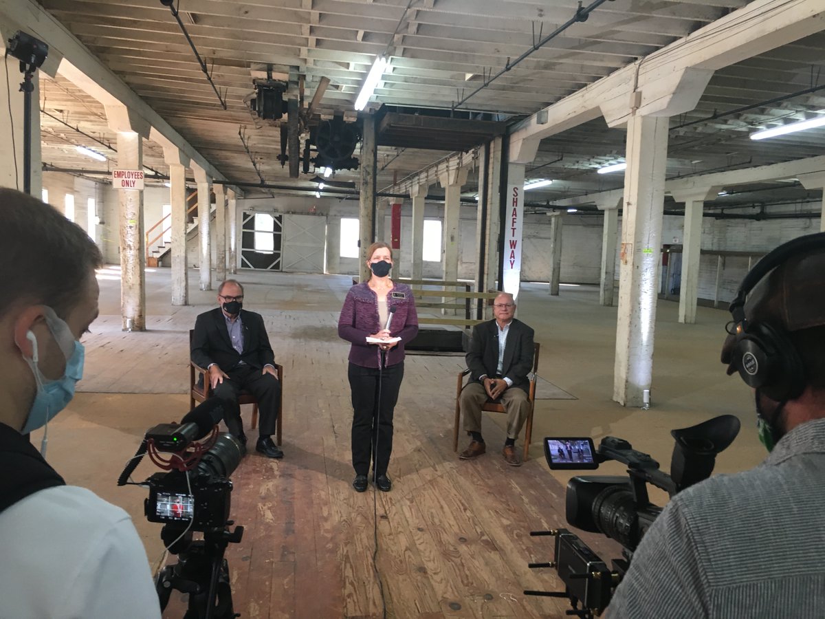 ElliottSidewalk's tweet photo. Thanks for joining today! Here's some photos from today's #IntersectEast announcement about the redevelopment in the Warehouse District in Greenville with @EastCarolina. Learn more at https://t.co/UCKmHzbJnu! https://t.co/sUXCxcQKMP