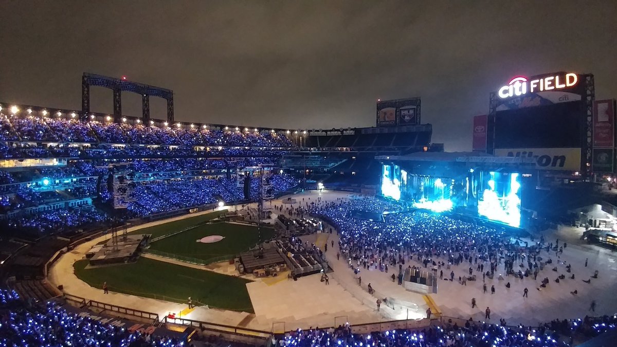 BTS_army_L1fe's tweet photo. @BTSNewYorkCity @BTS_twt @CitiField @NYCNightSky Magical night ๐ #BTSinCitifield https://t.co/TlH7cGgi89