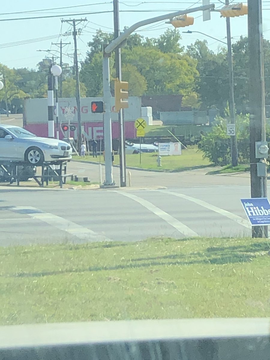 Wolfey_83's tweet photo. @TheBreckening @ArlingtonPD Train won https://t.co/SineFvwuOg
