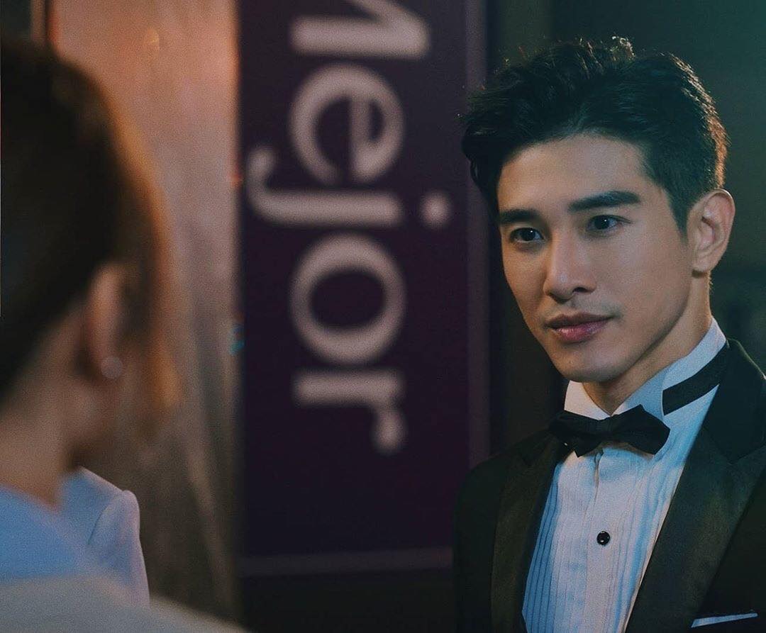 dramaskfan's tweet photo. Traje: Smoking
Zheng Xiao En 😎
O mundo dos romances é divertido?
Esta noite,
Episódio 18.
(#MarcusChang no Instagram)
#LostRomance #Between #BehindYourSmile #BackTo1989 #Twdrama #dorama #VivianSung #SungYunHua https://t.co/QKJjIFMb5i